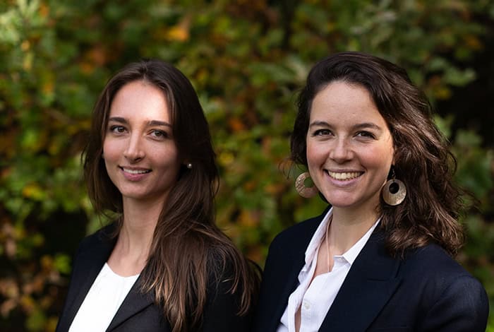 Authentische Frauen im Business, Natur Hintergrund, Weibliche Karriere, Professionell und Selbstbewusst, Female Leadership, Inspiration, Natur, Erfolg, Selbstentwicklung.